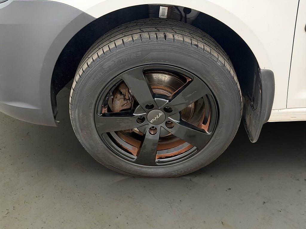 Vehicle Image 24