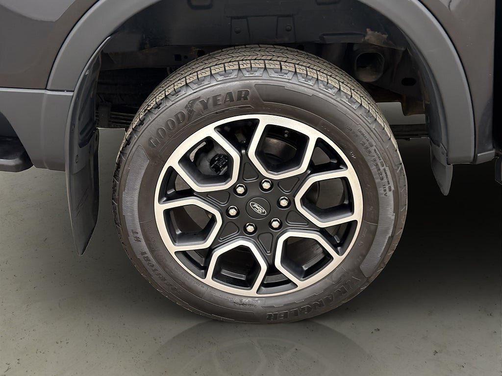 Vehicle Image 33