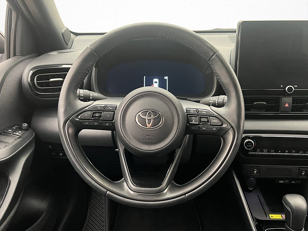 Vehicle Image 10