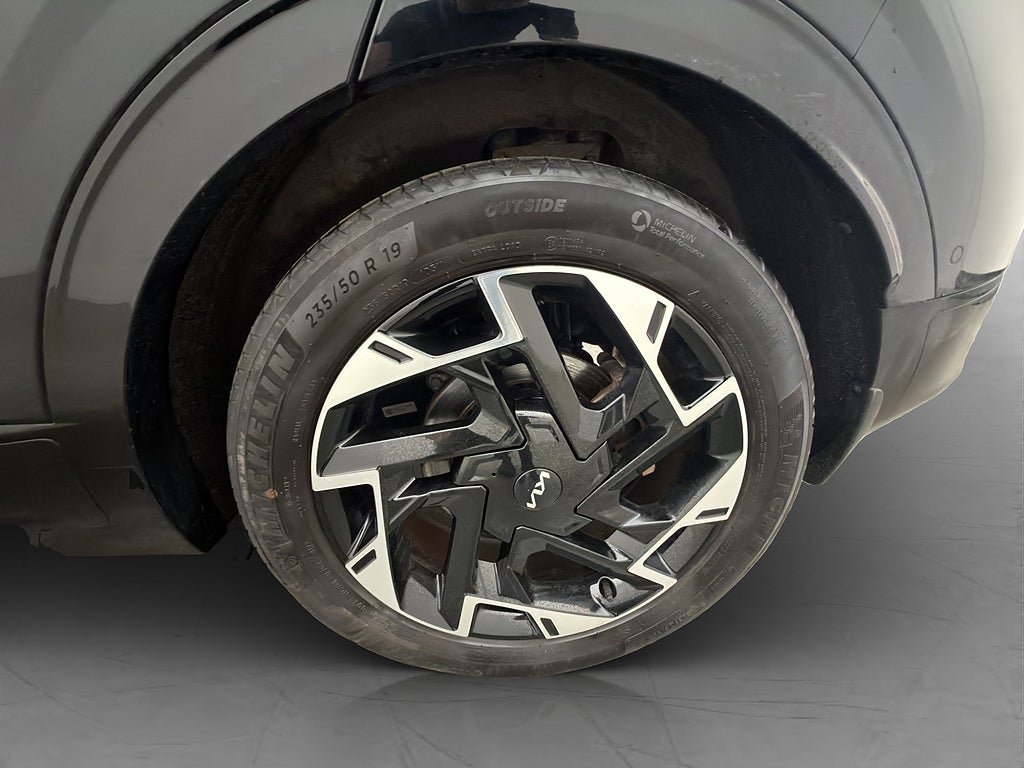 Vehicle Image 33