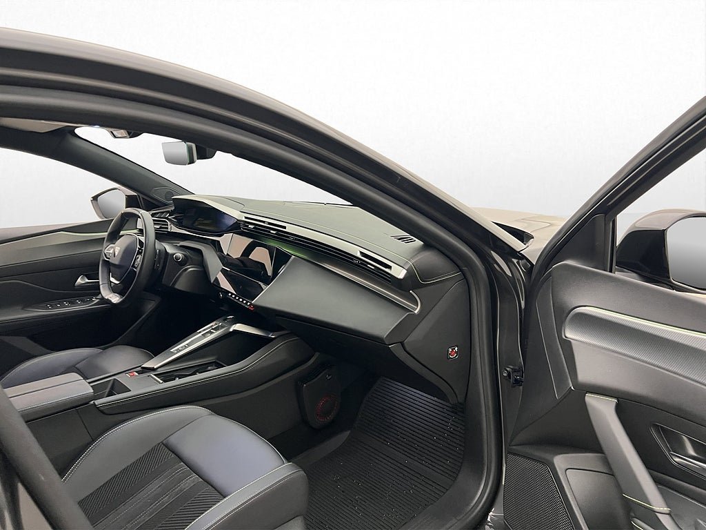 Vehicle Image 26
