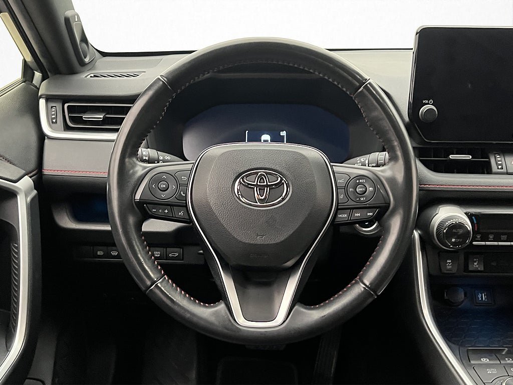 Vehicle Image 16