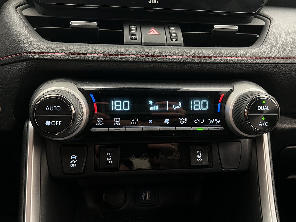 Vehicle Image 26