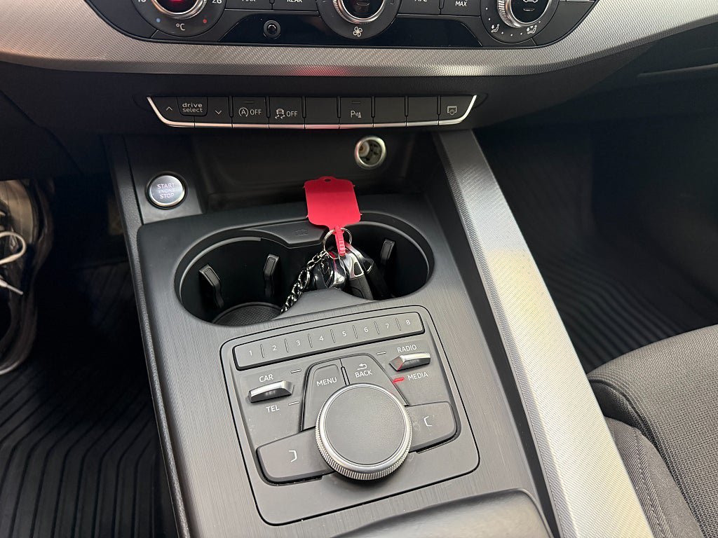 Vehicle Image 22