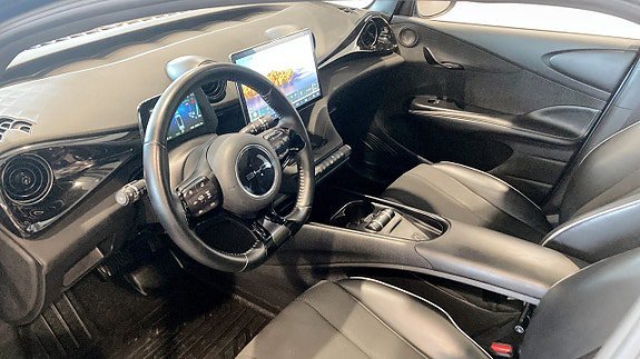 Vehicle Image 8