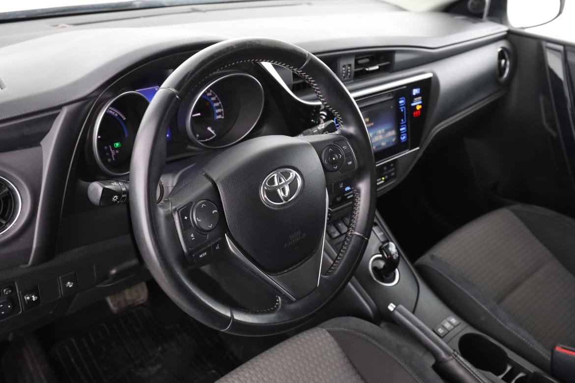 Vehicle Image 12