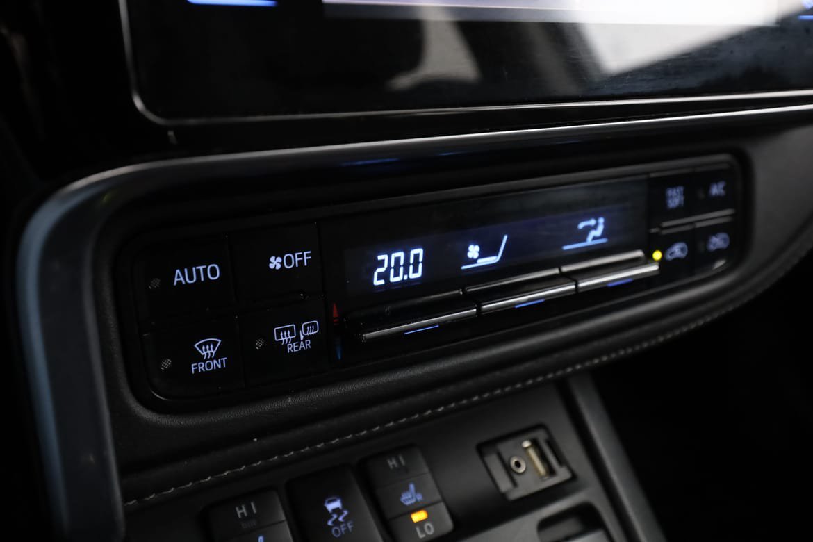Vehicle Image 25