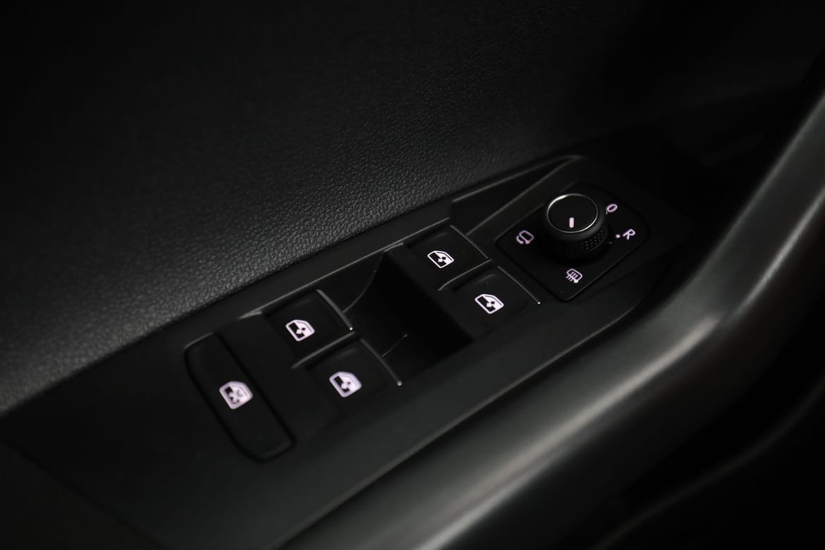 Vehicle Image 35