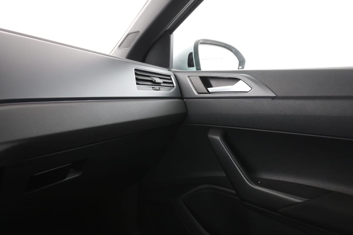 Vehicle Image 38