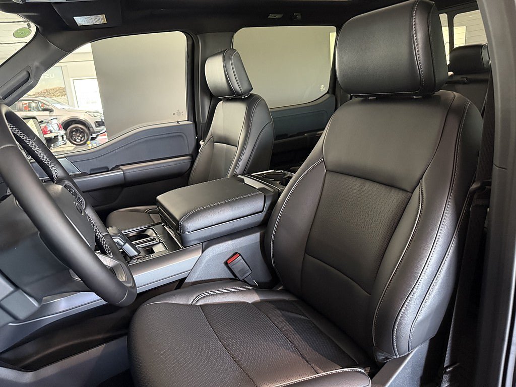 Vehicle Image 21
