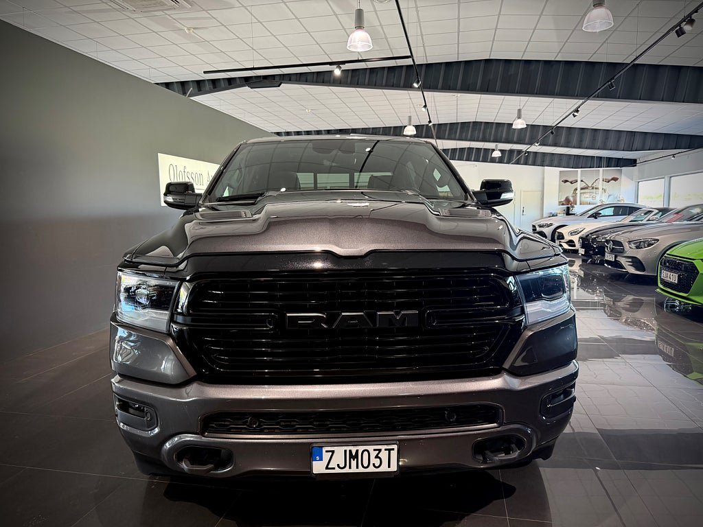 Vehicle Image 9