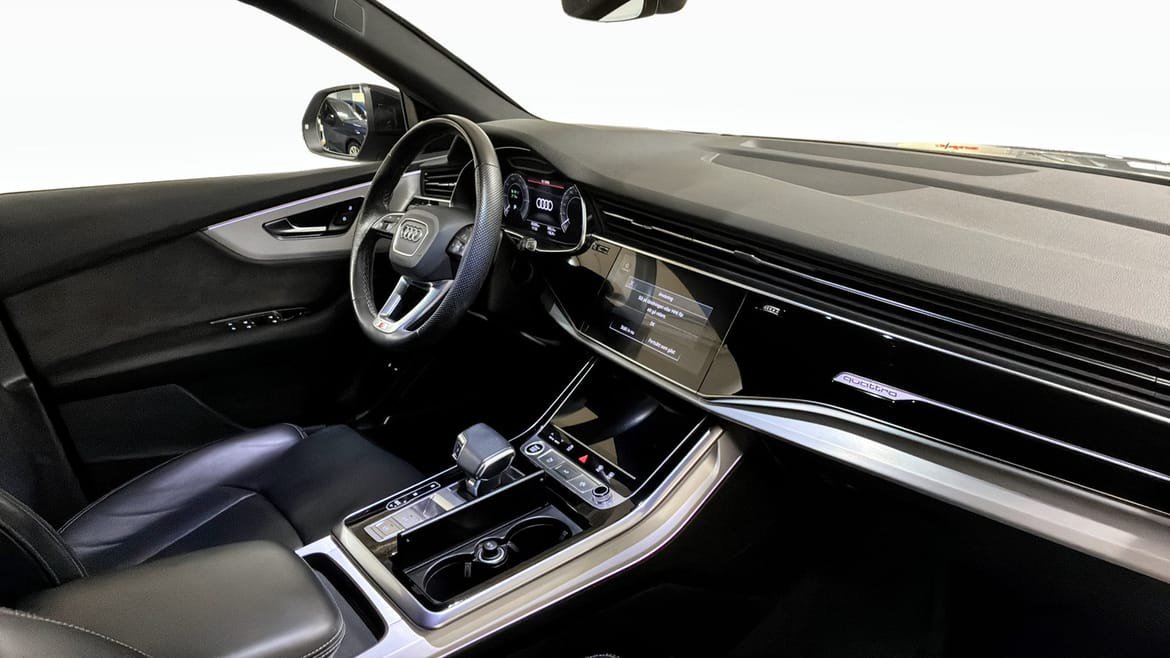 Vehicle Image 11