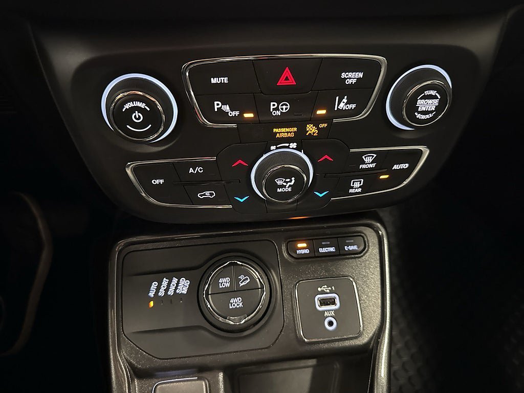 Vehicle Image 21
