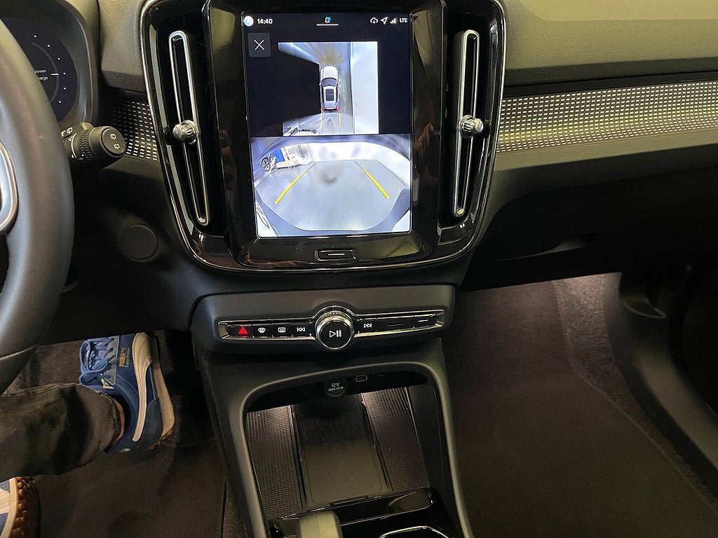Vehicle Image 17