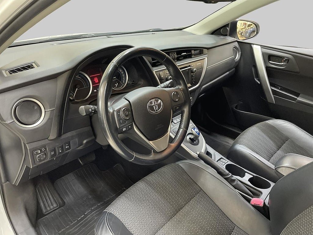 Vehicle Image 13
