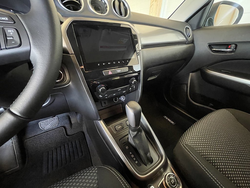 Vehicle Image 9