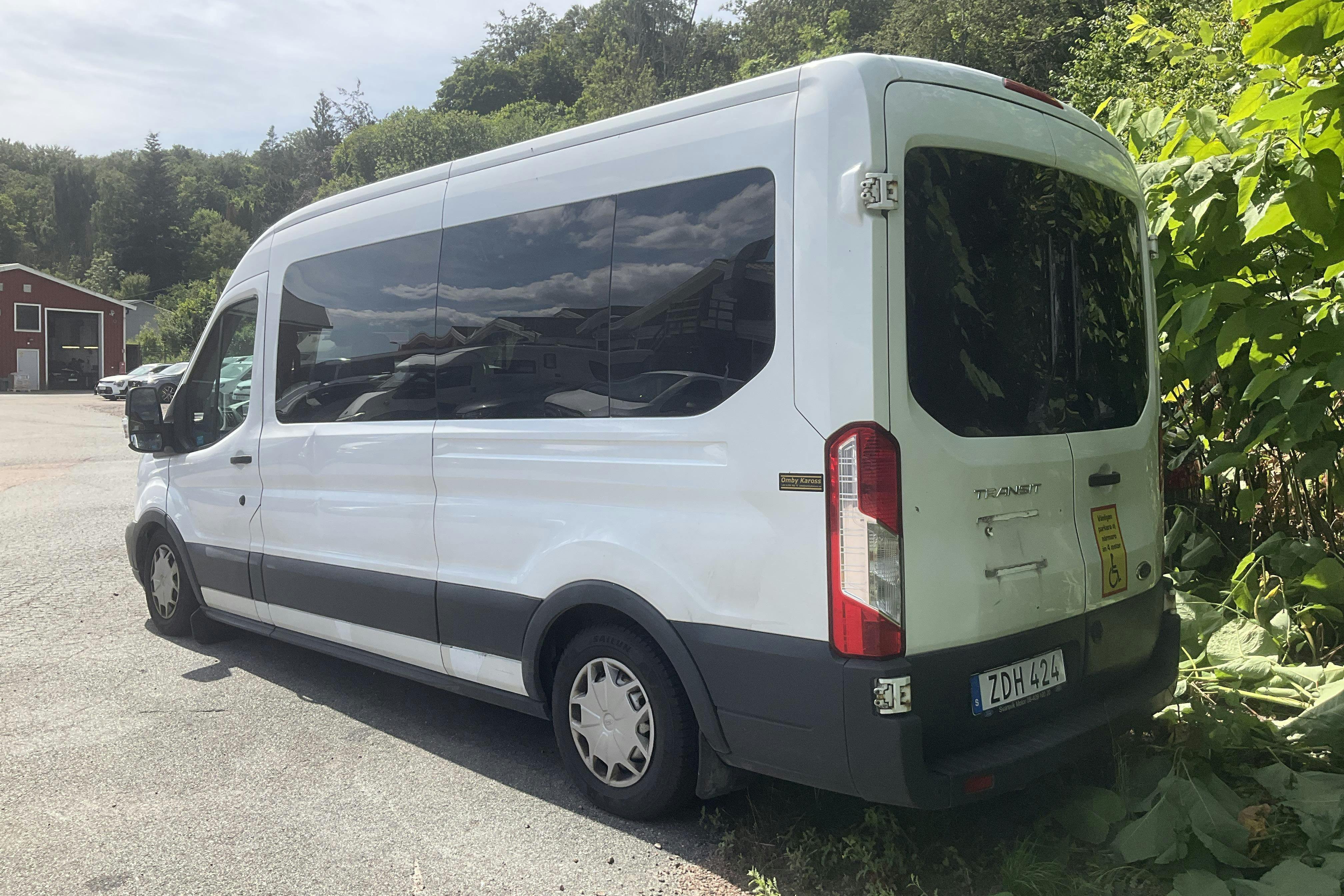 Vehicle Image 4