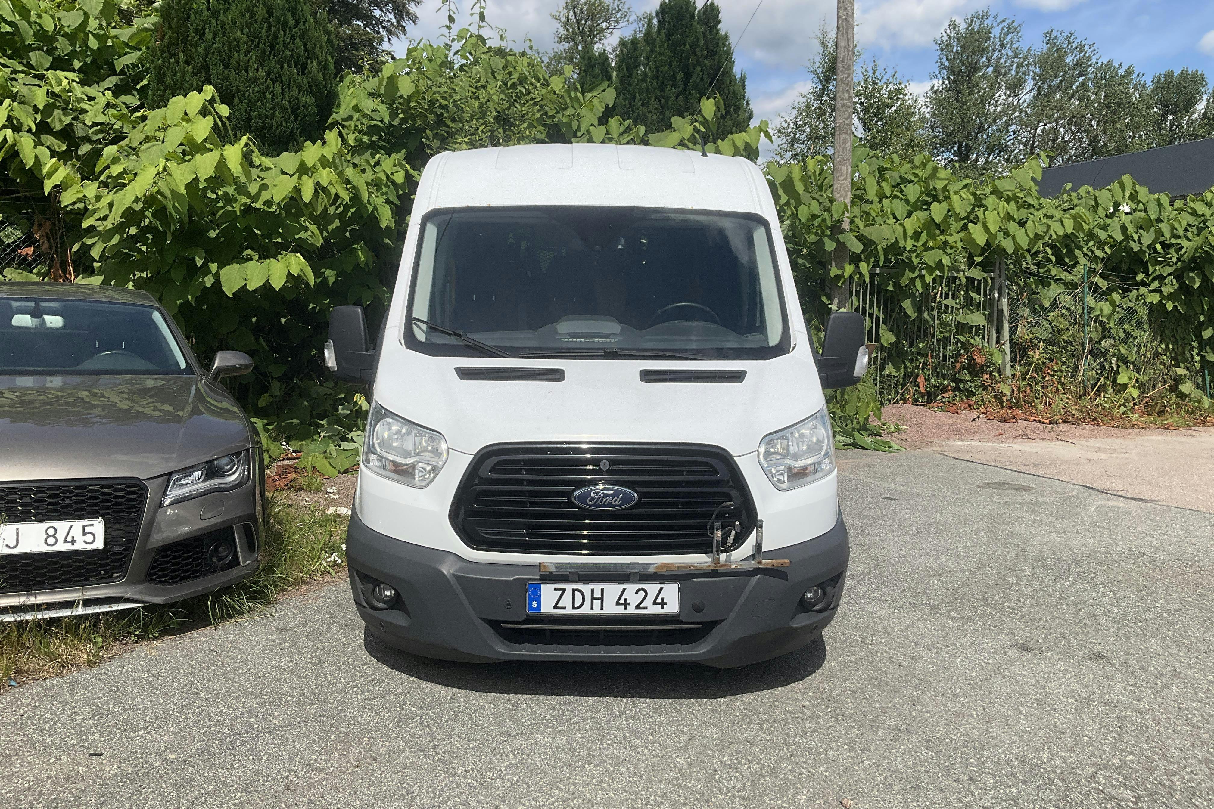 Vehicle Image 5