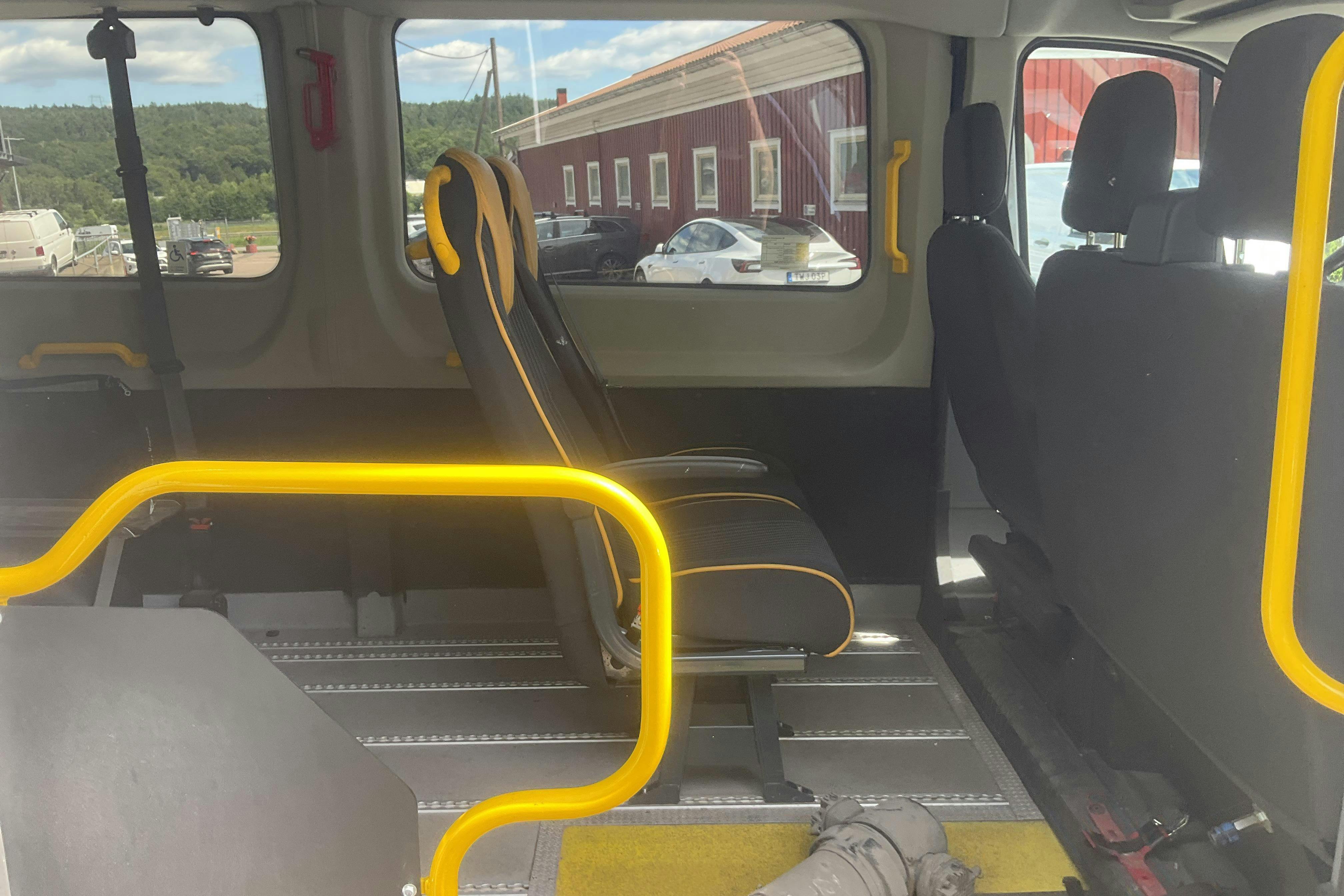 Vehicle Image 7
