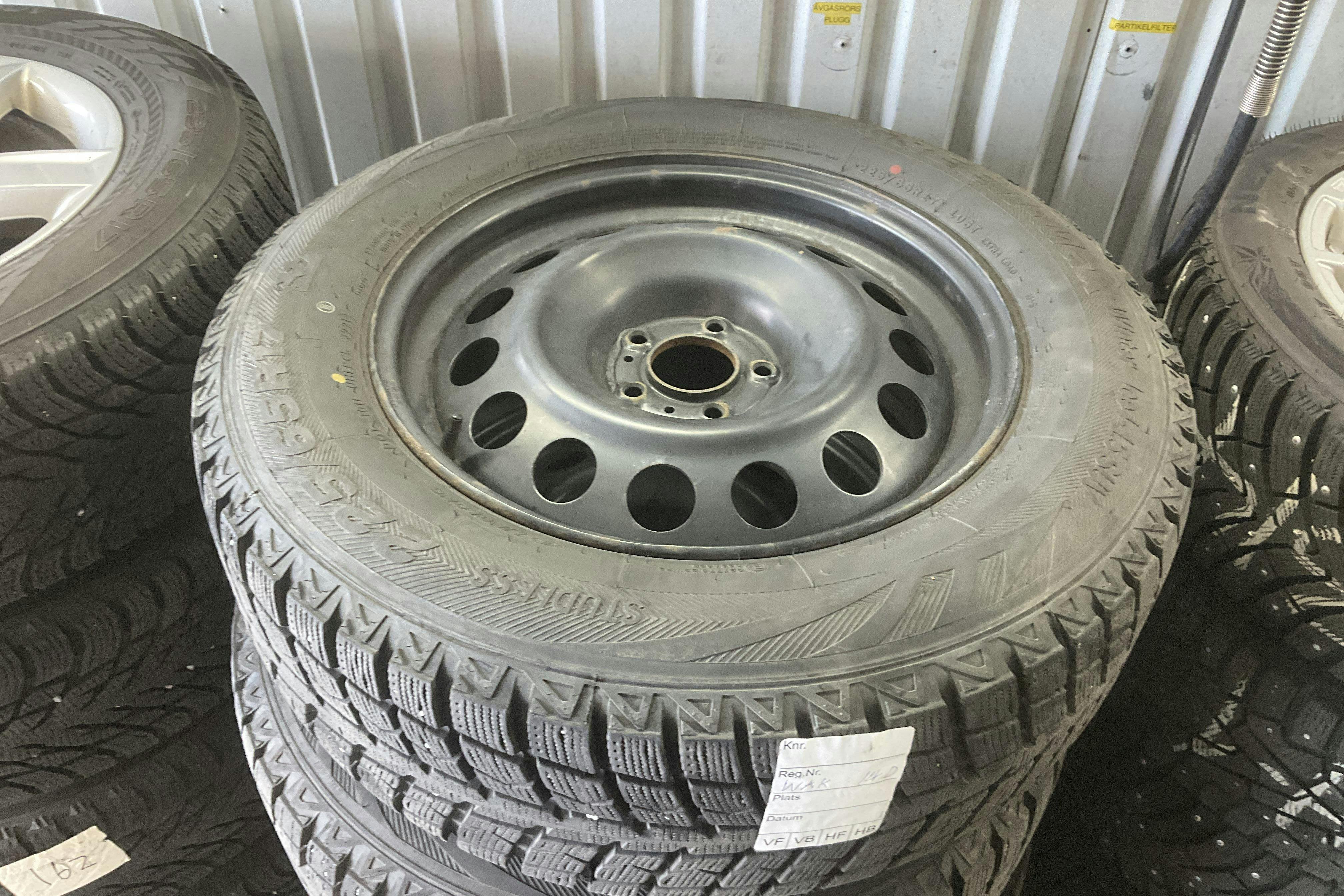 Vehicle Image 14