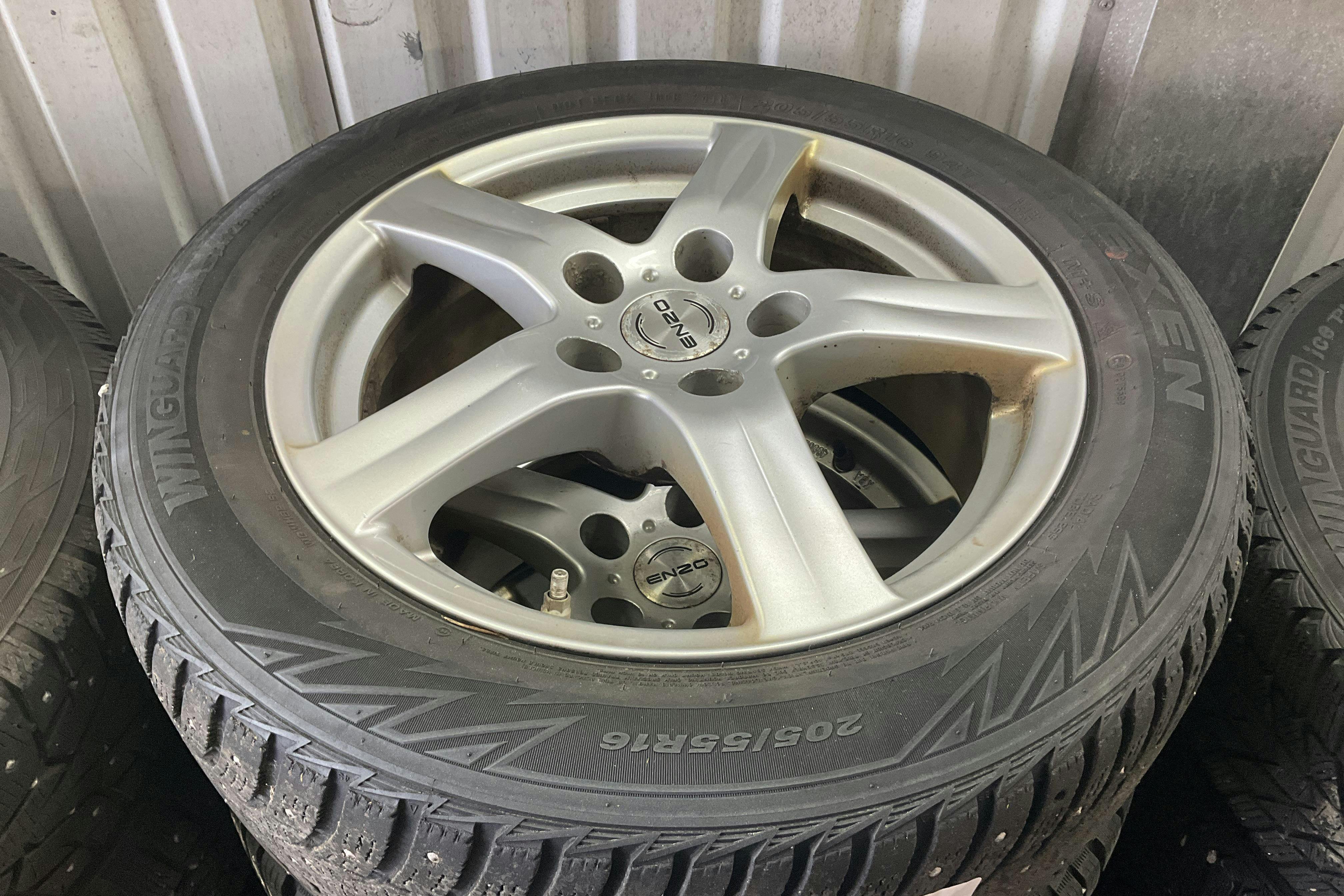 Vehicle Image 13