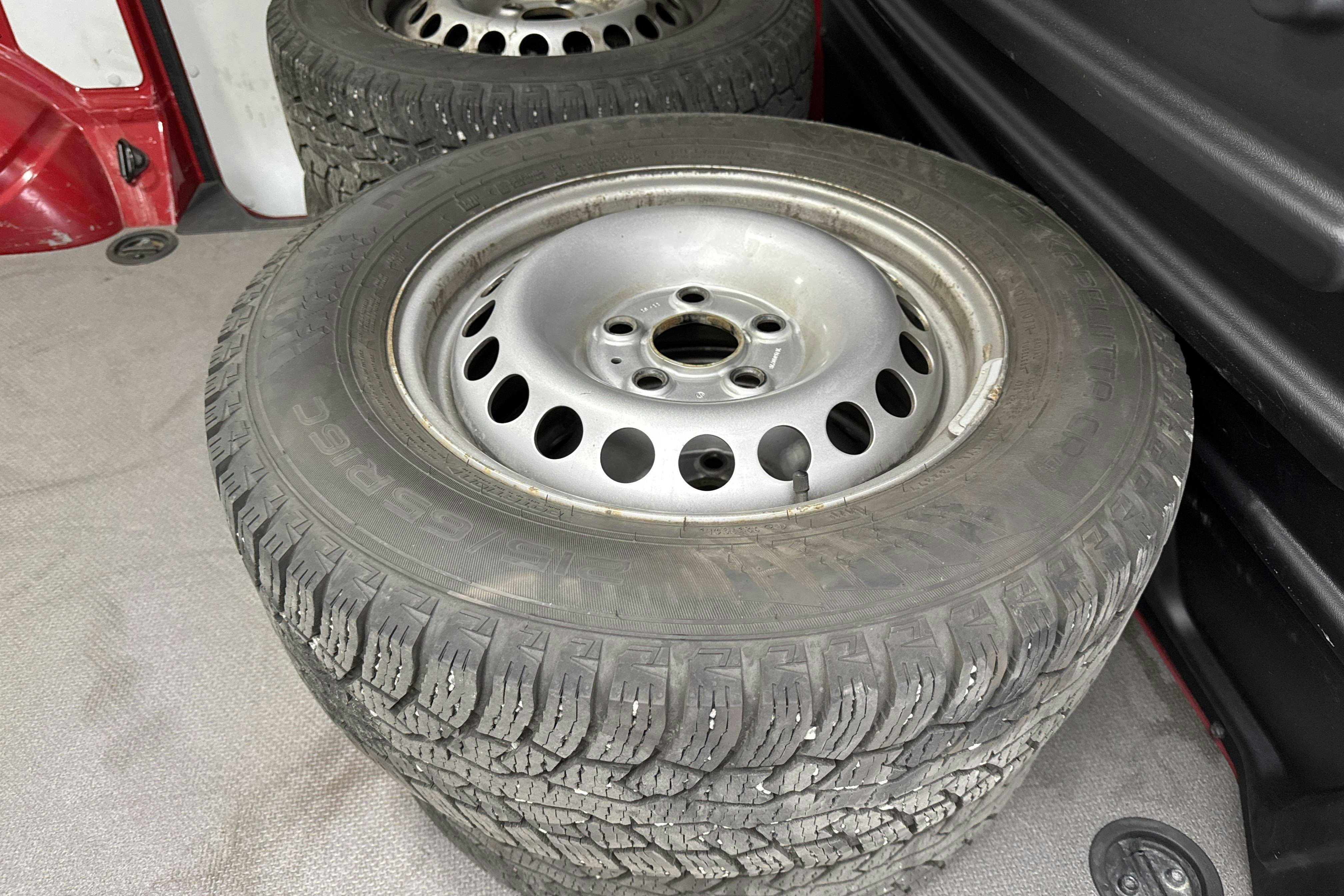 Vehicle Image 13