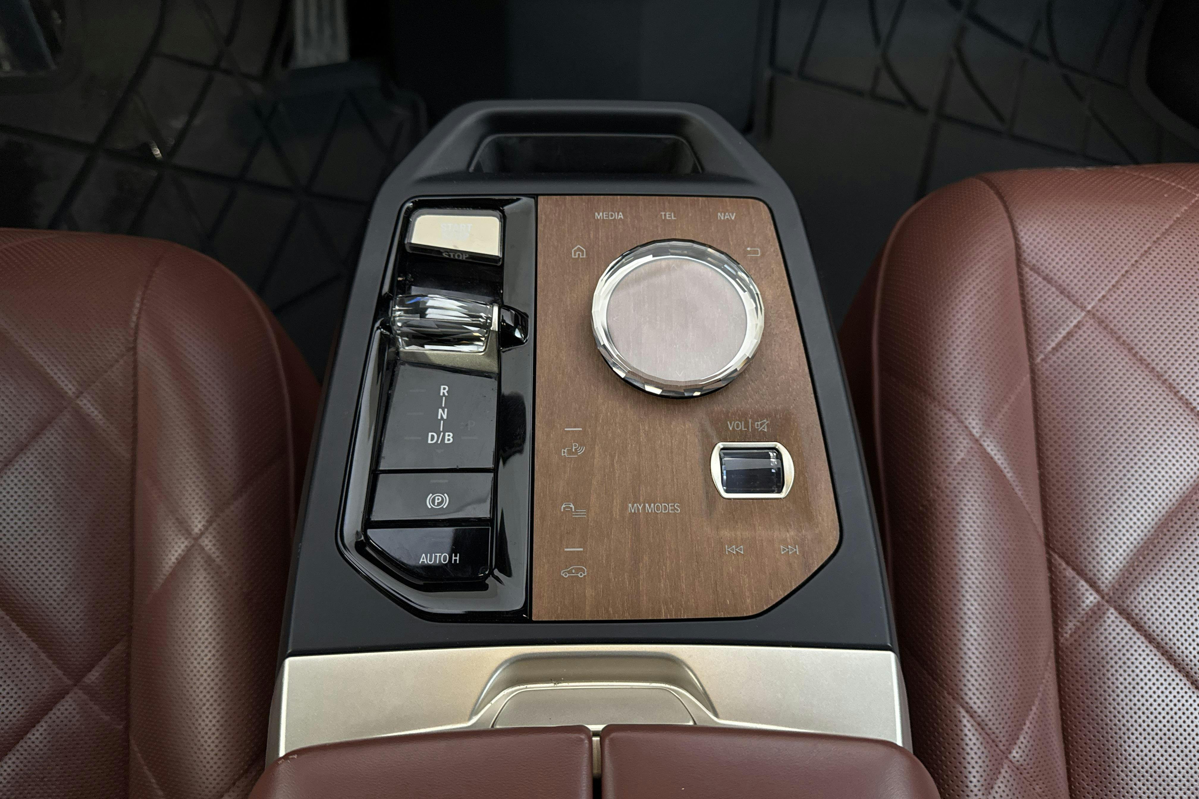 Vehicle Image 13