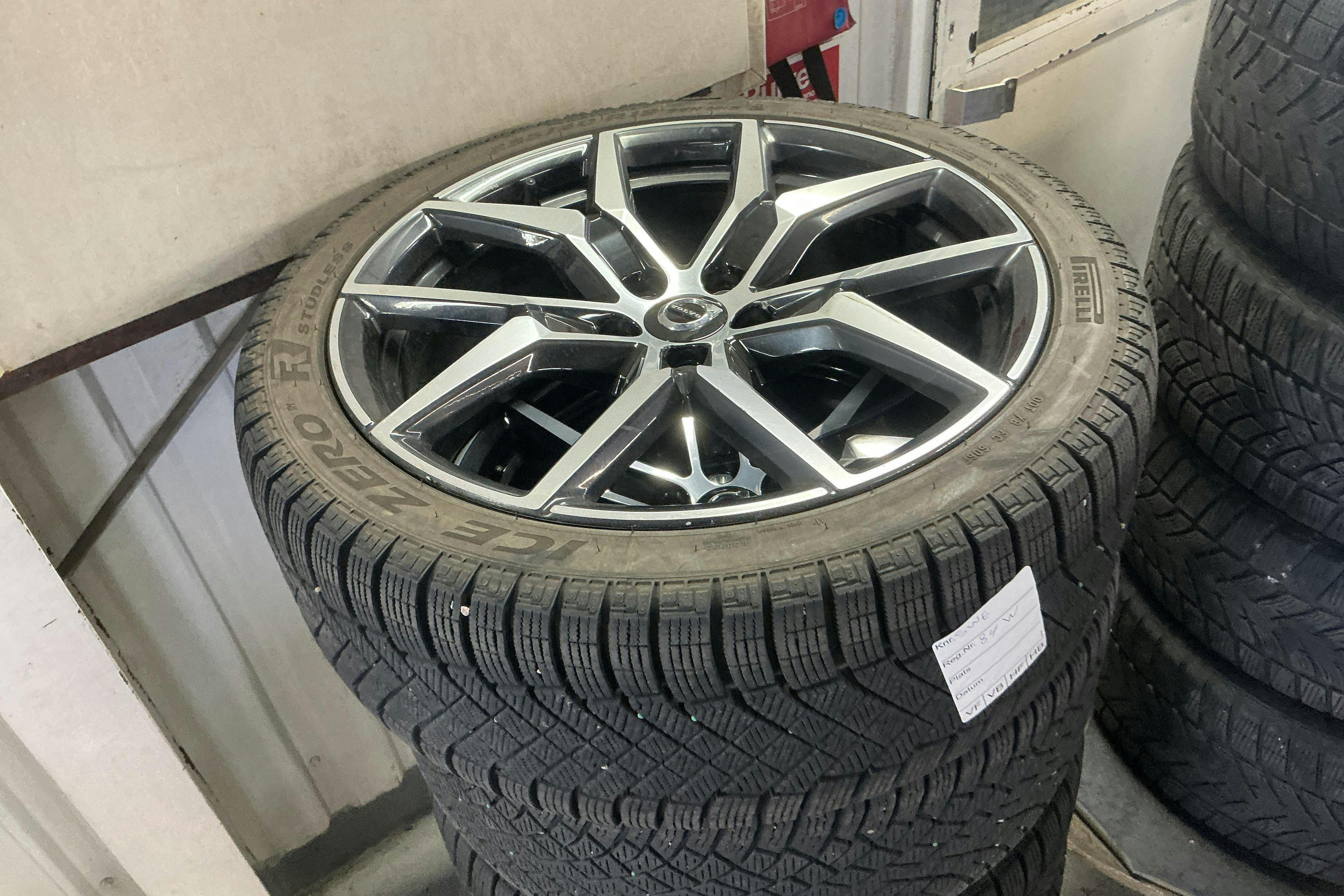 Vehicle Image 21