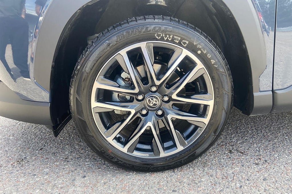 Vehicle Image 16