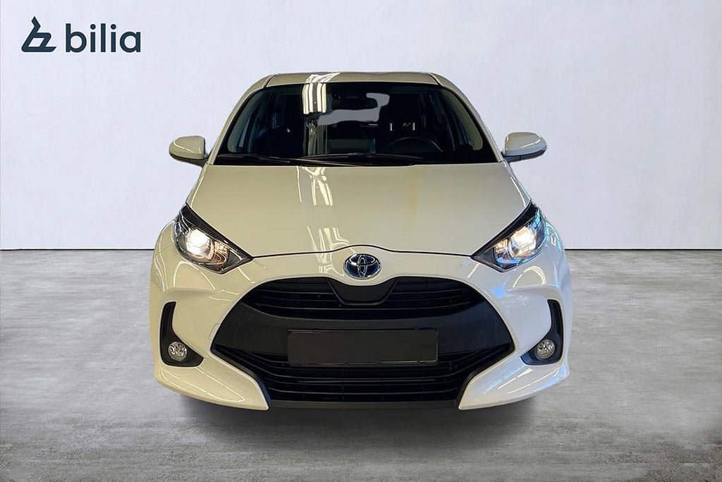 Vehicle Image 6