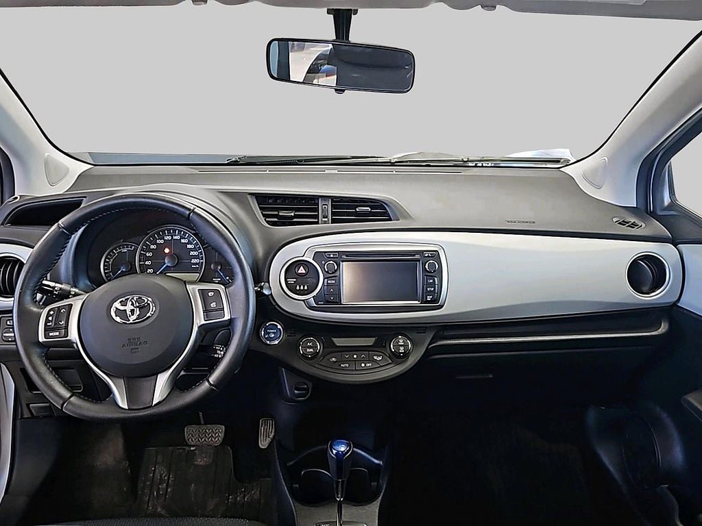 Vehicle Image 11