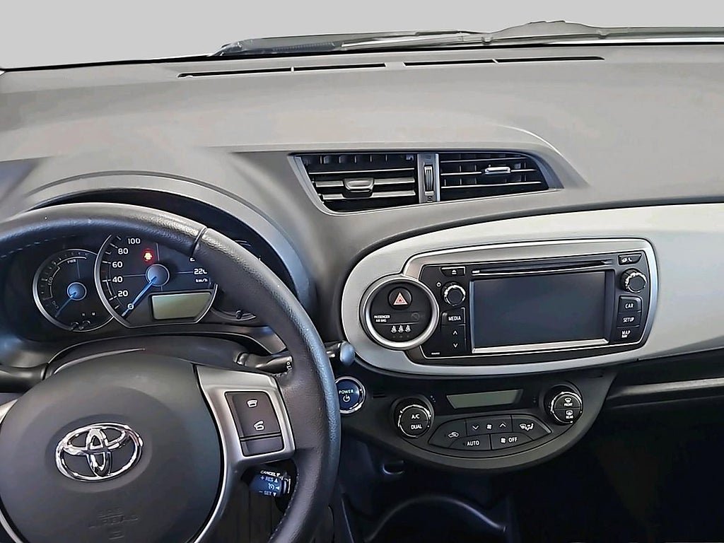 Vehicle Image 13