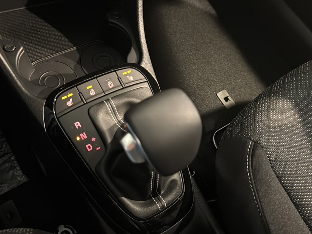 Vehicle Image 12