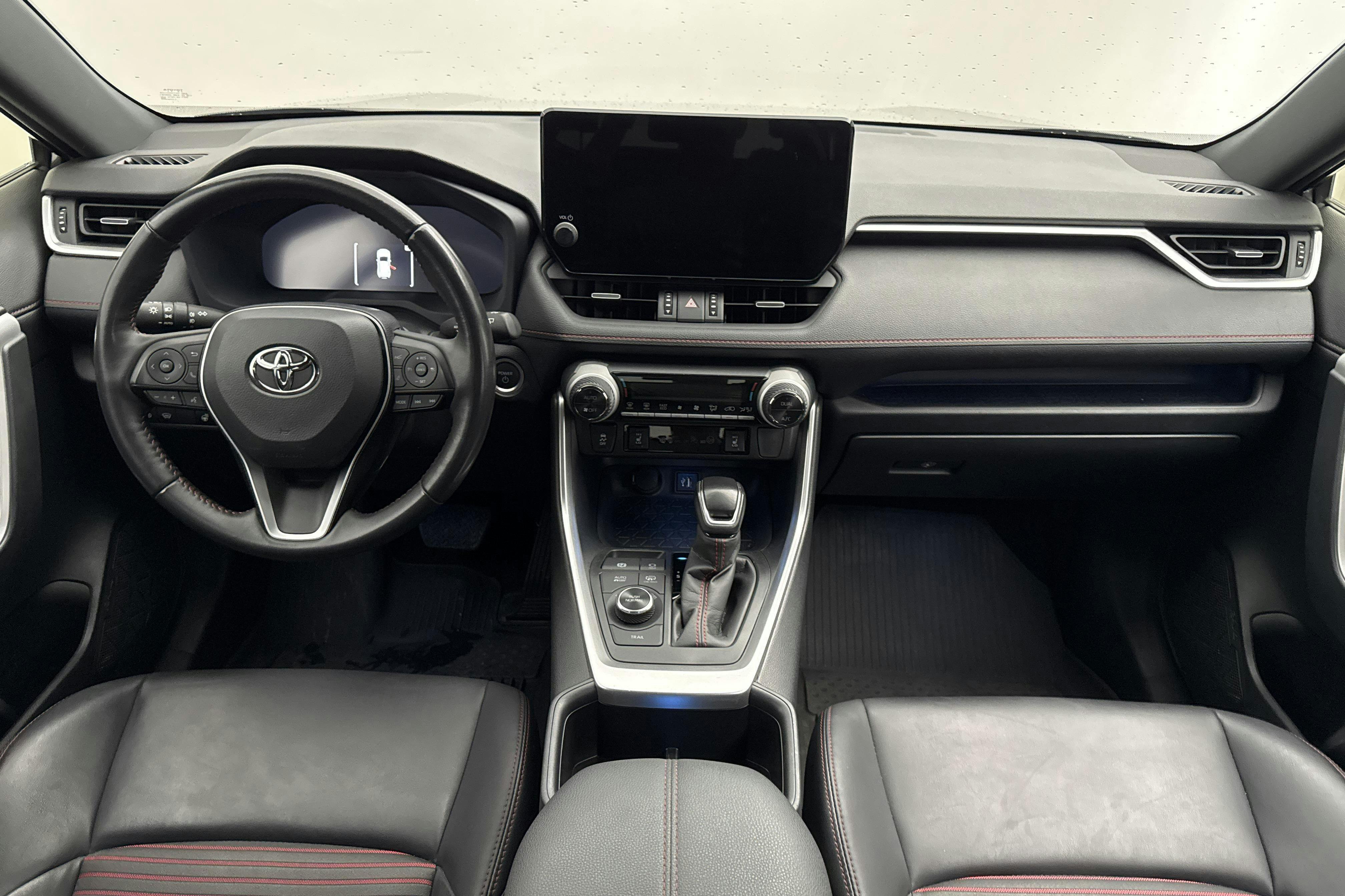 Vehicle Image 6