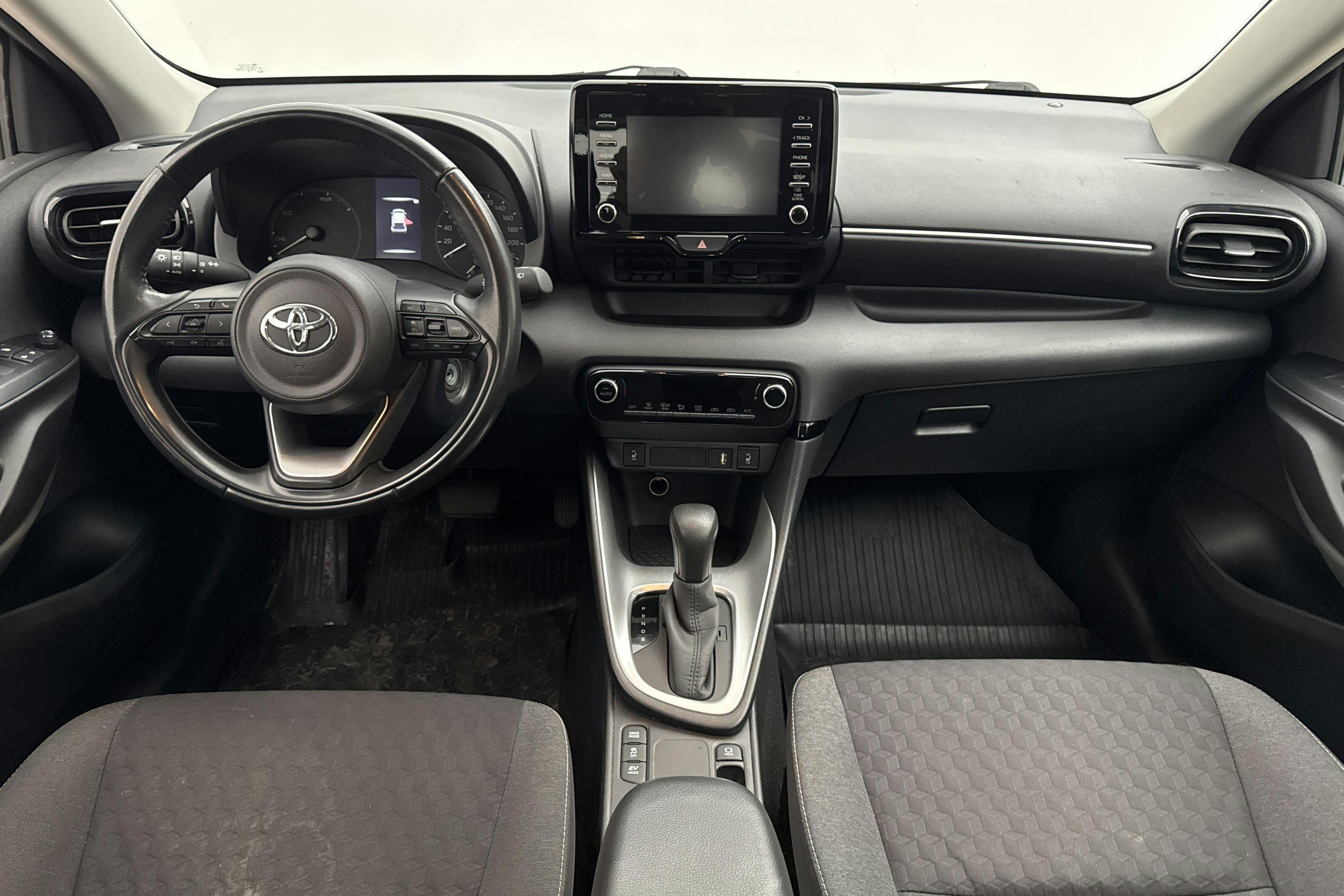 Vehicle Image 6