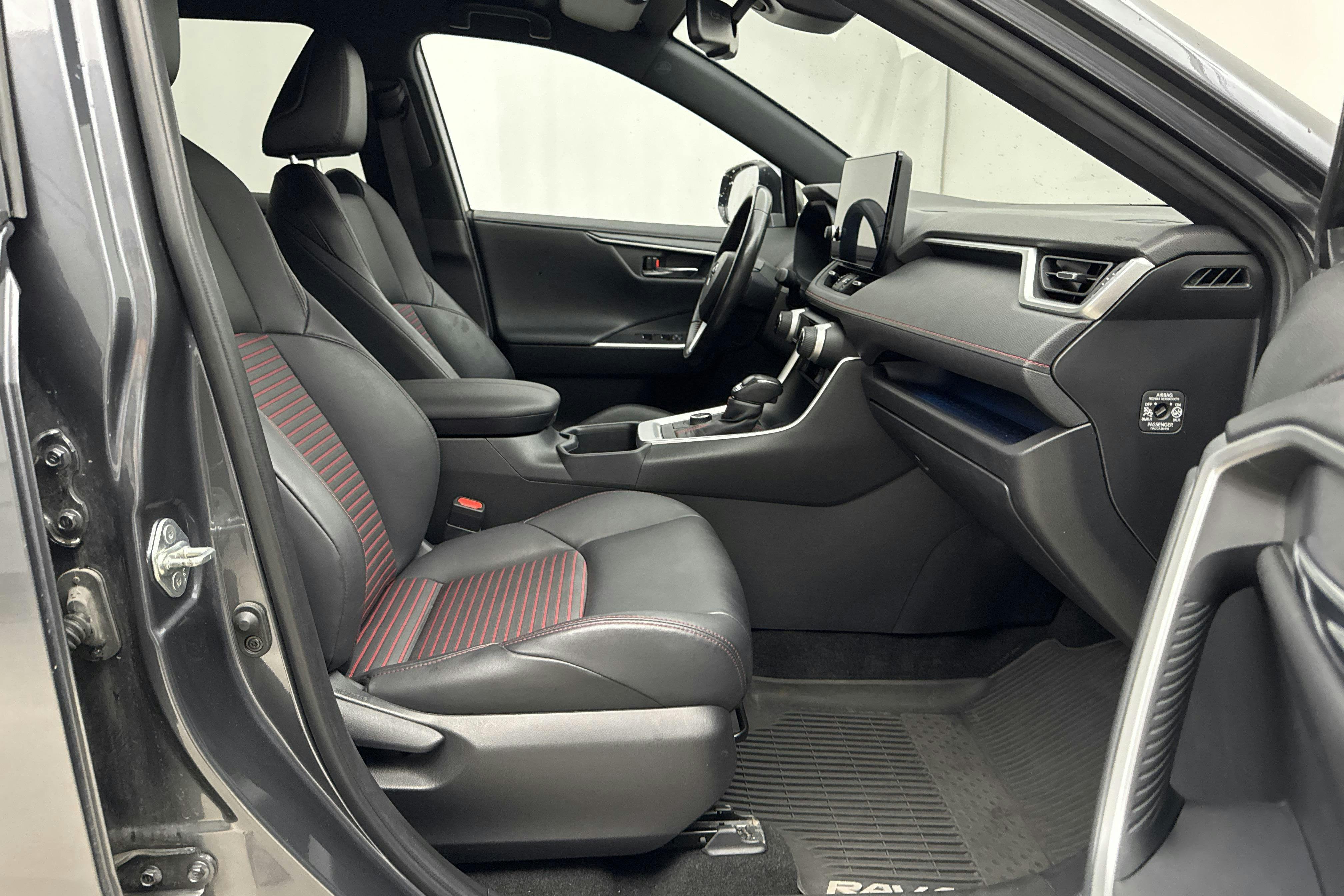 Vehicle Image 7
