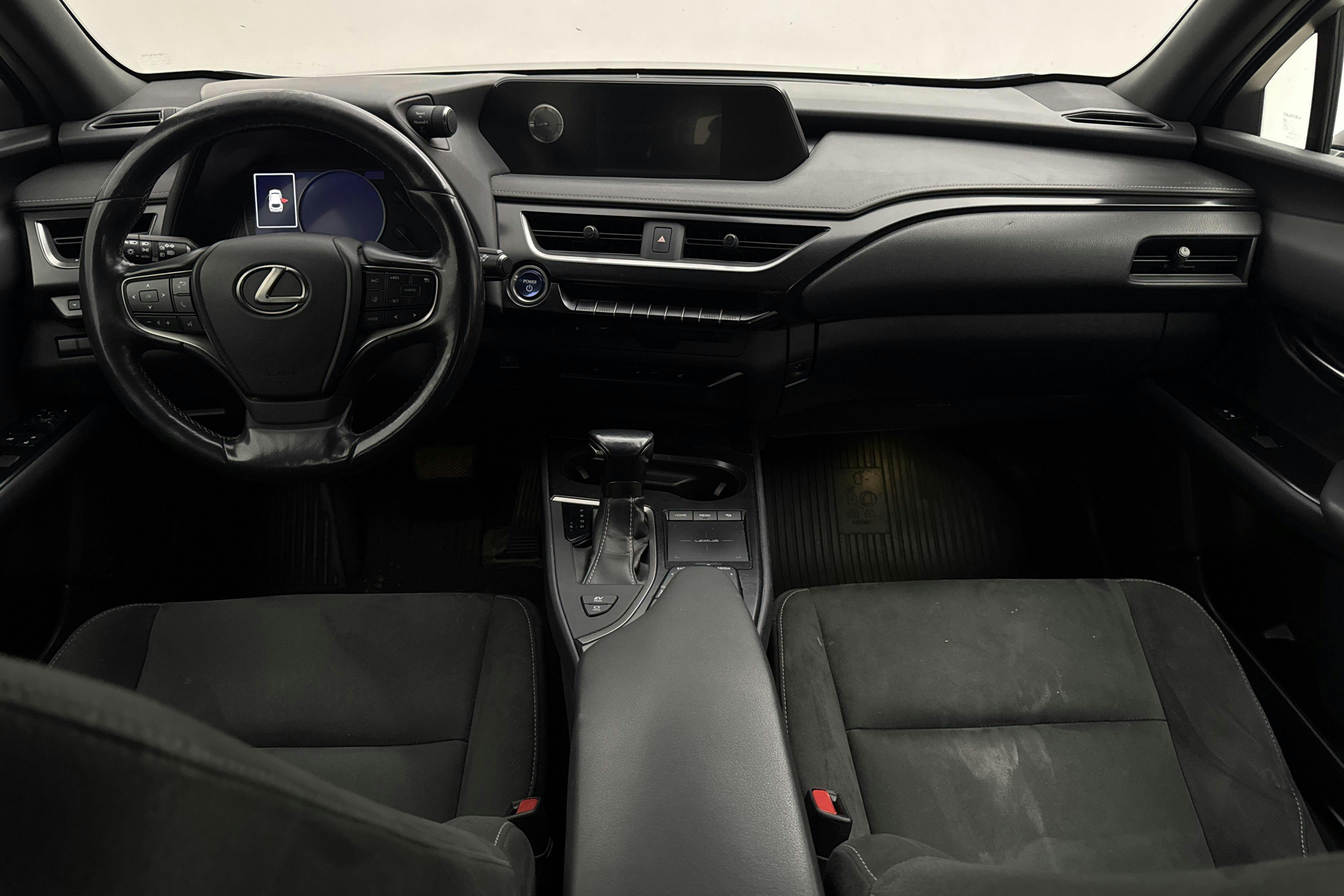 Vehicle Image 6