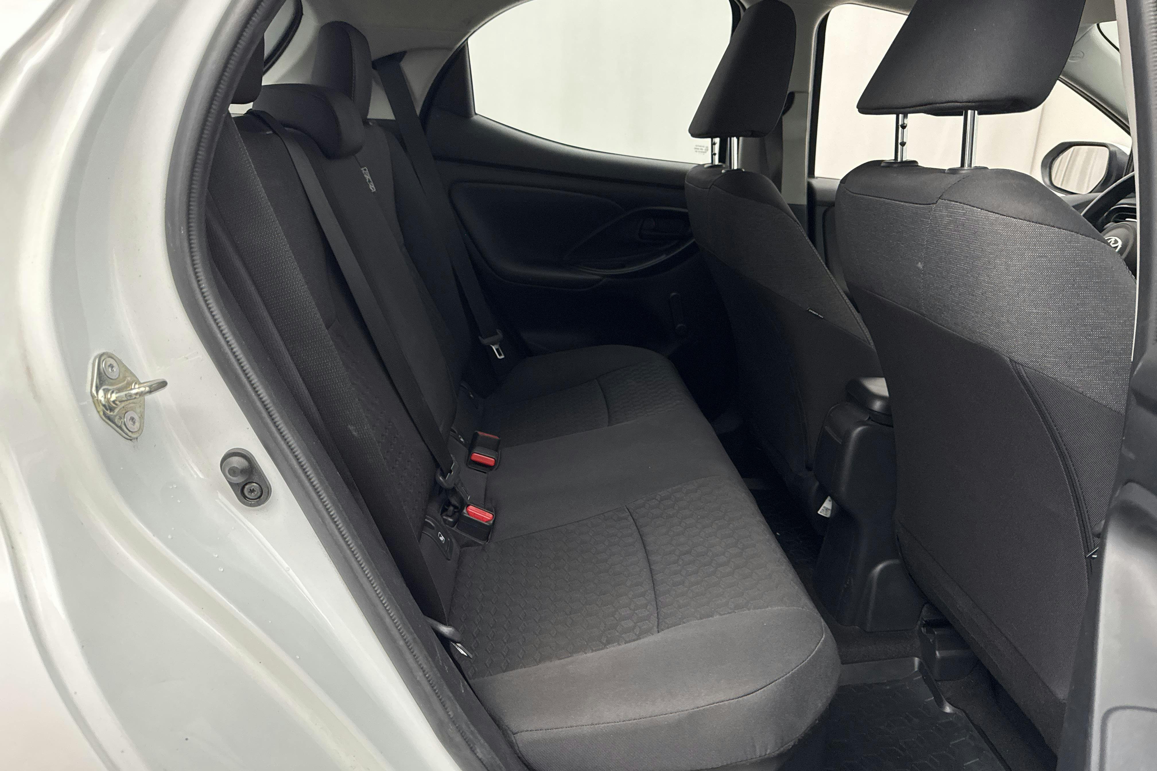 Vehicle Image 8