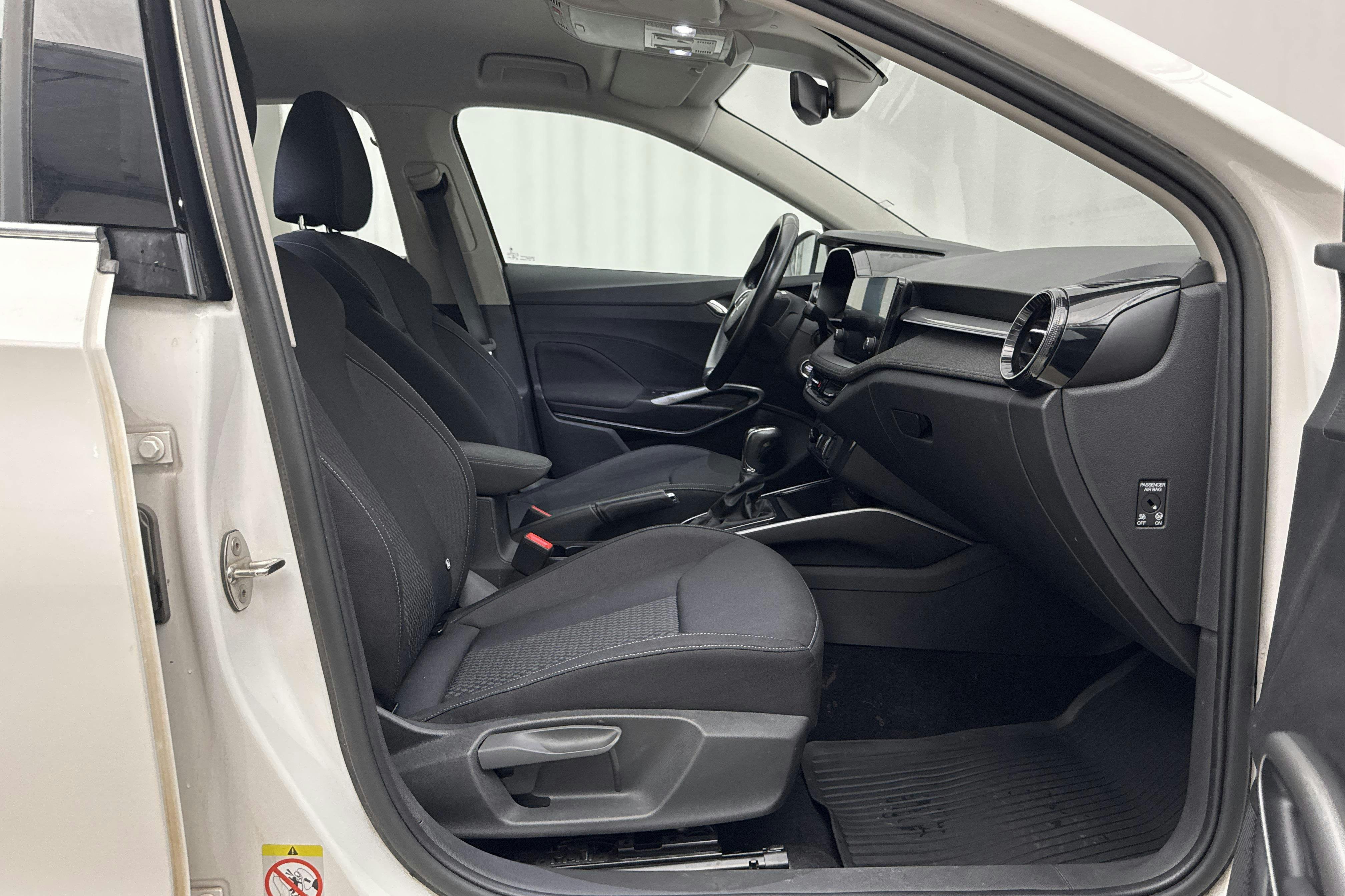 Vehicle Image 9