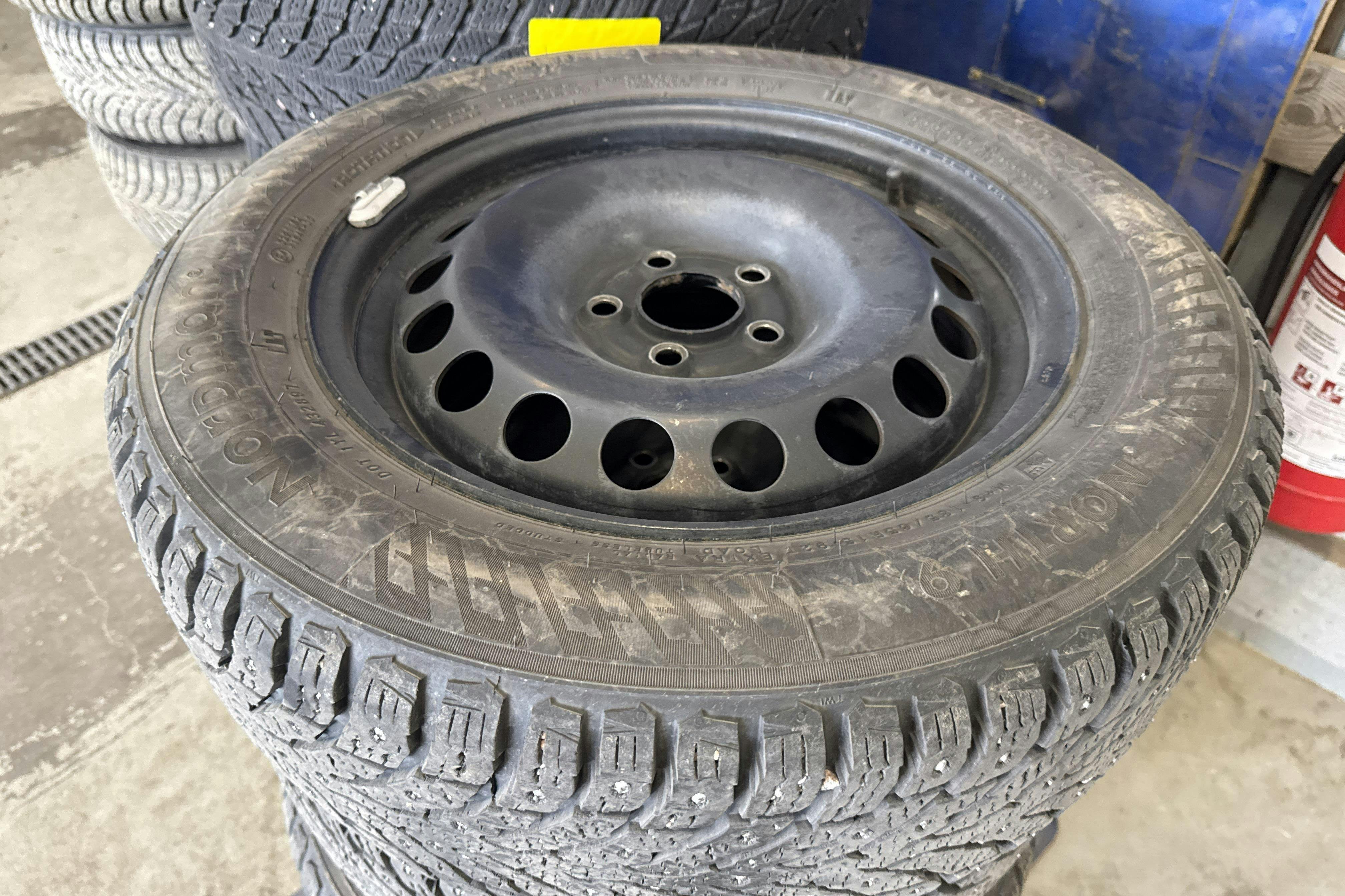 Vehicle Image 11