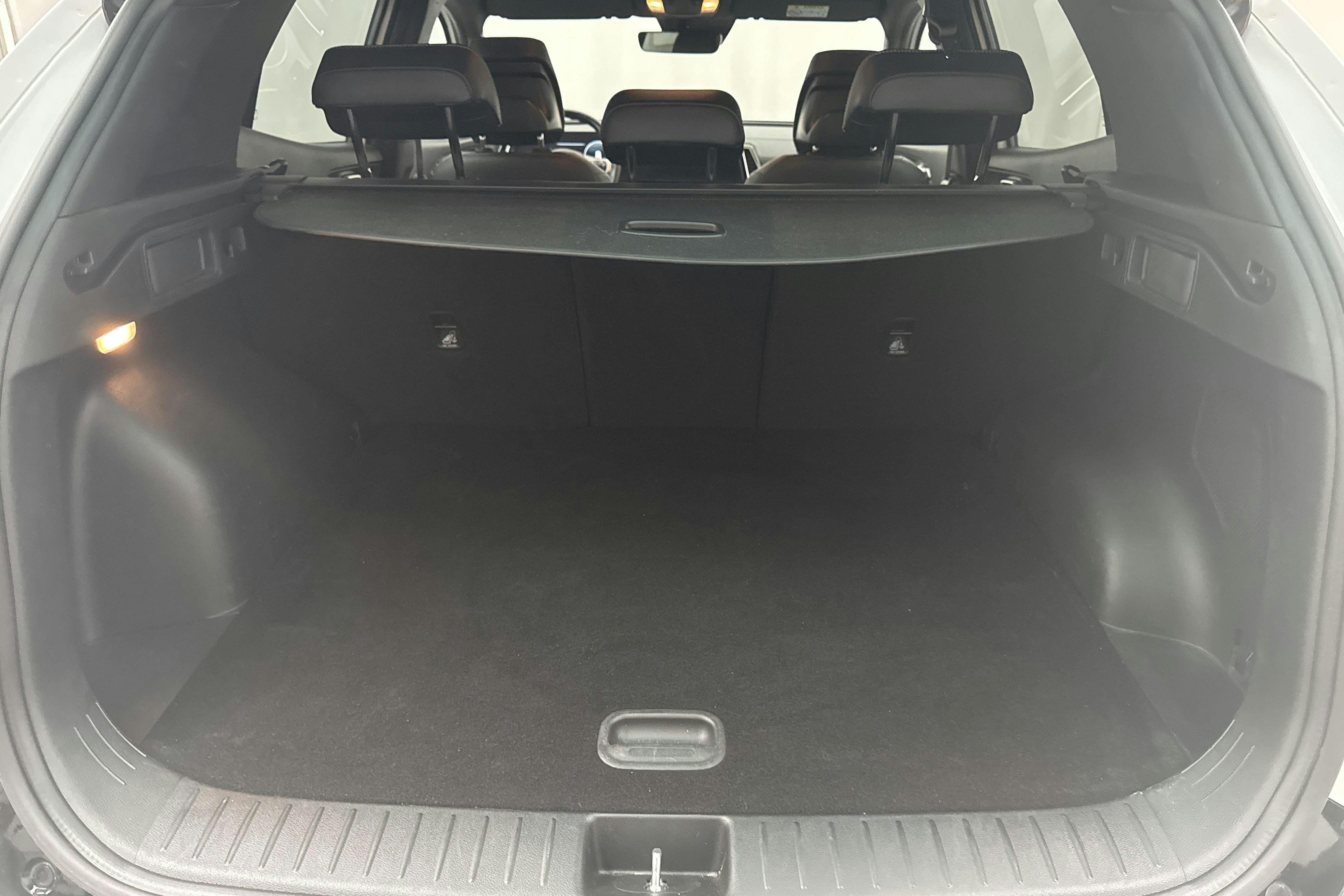 Vehicle Image 12