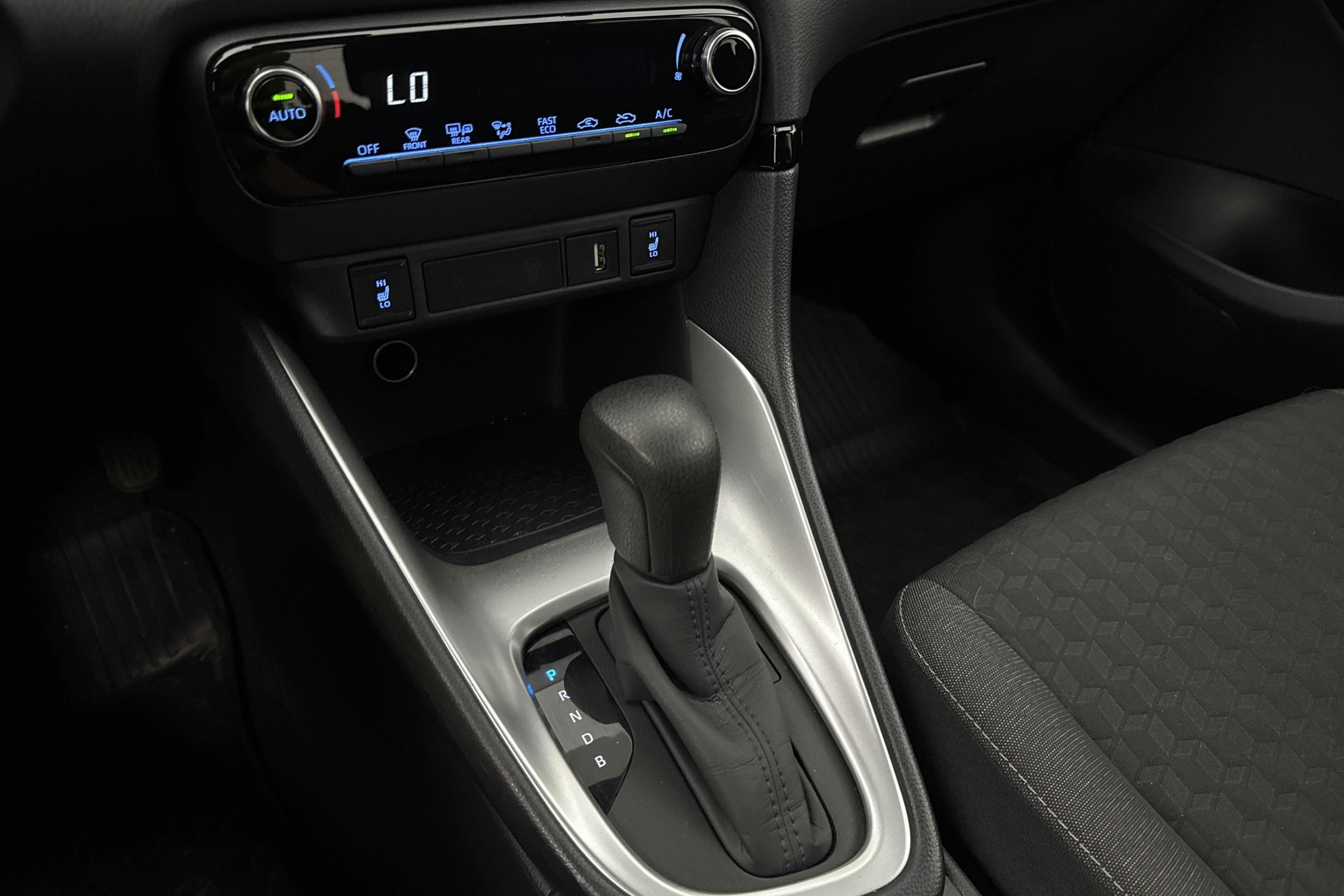 Vehicle Image 14