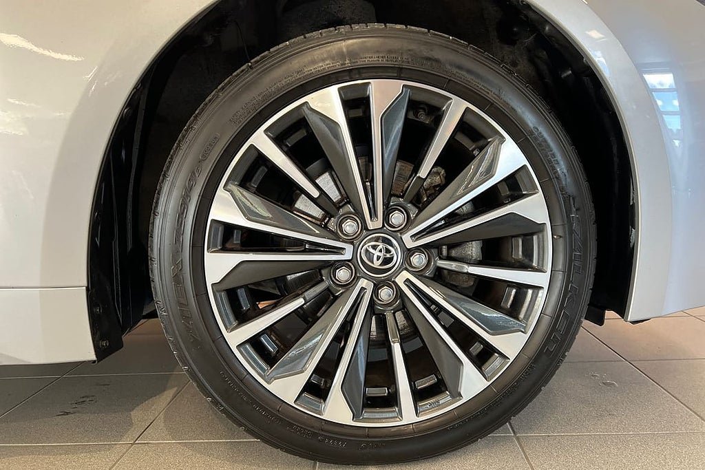 Vehicle Image 17
