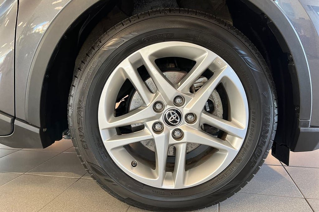 Vehicle Image 17