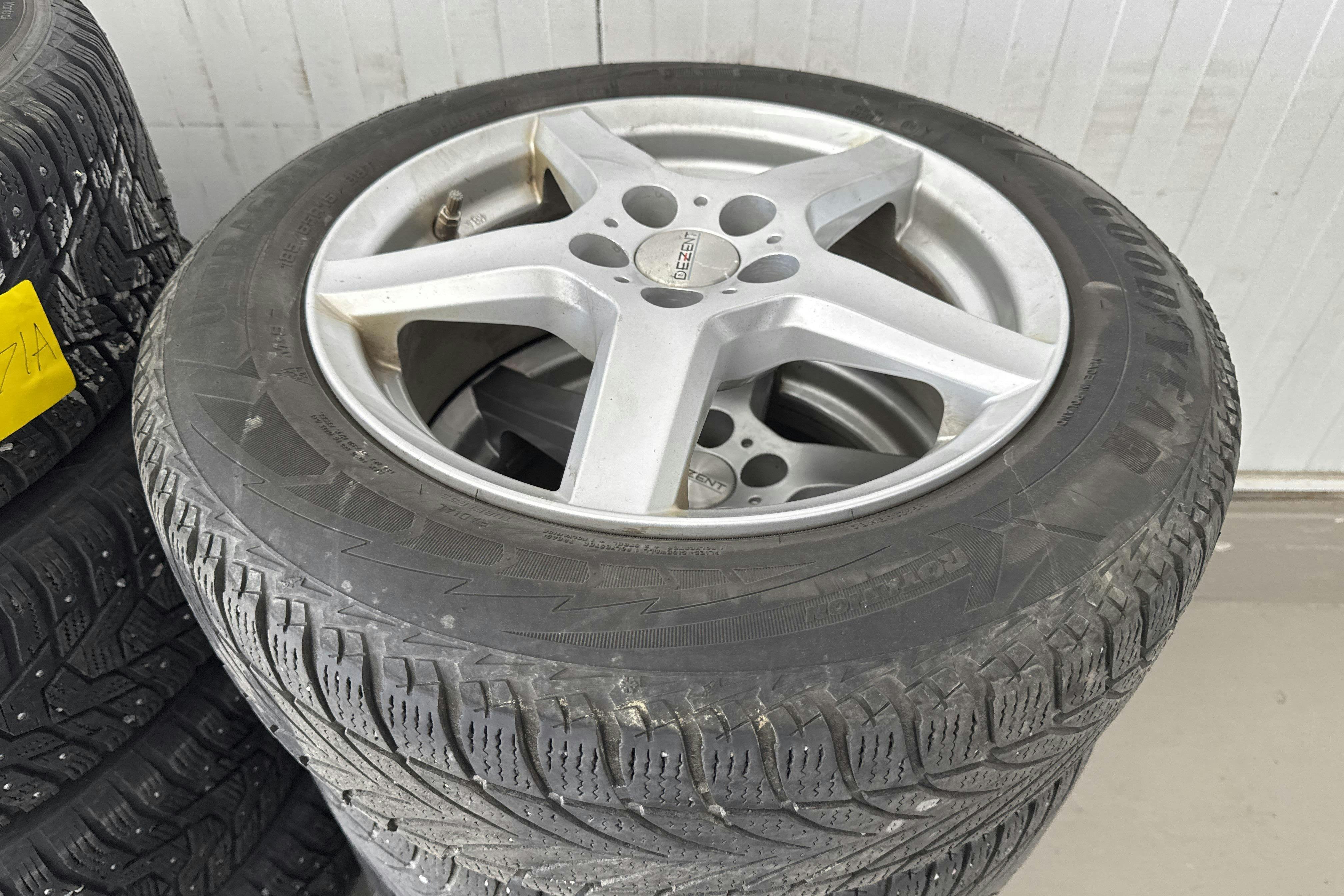 Vehicle Image 15
