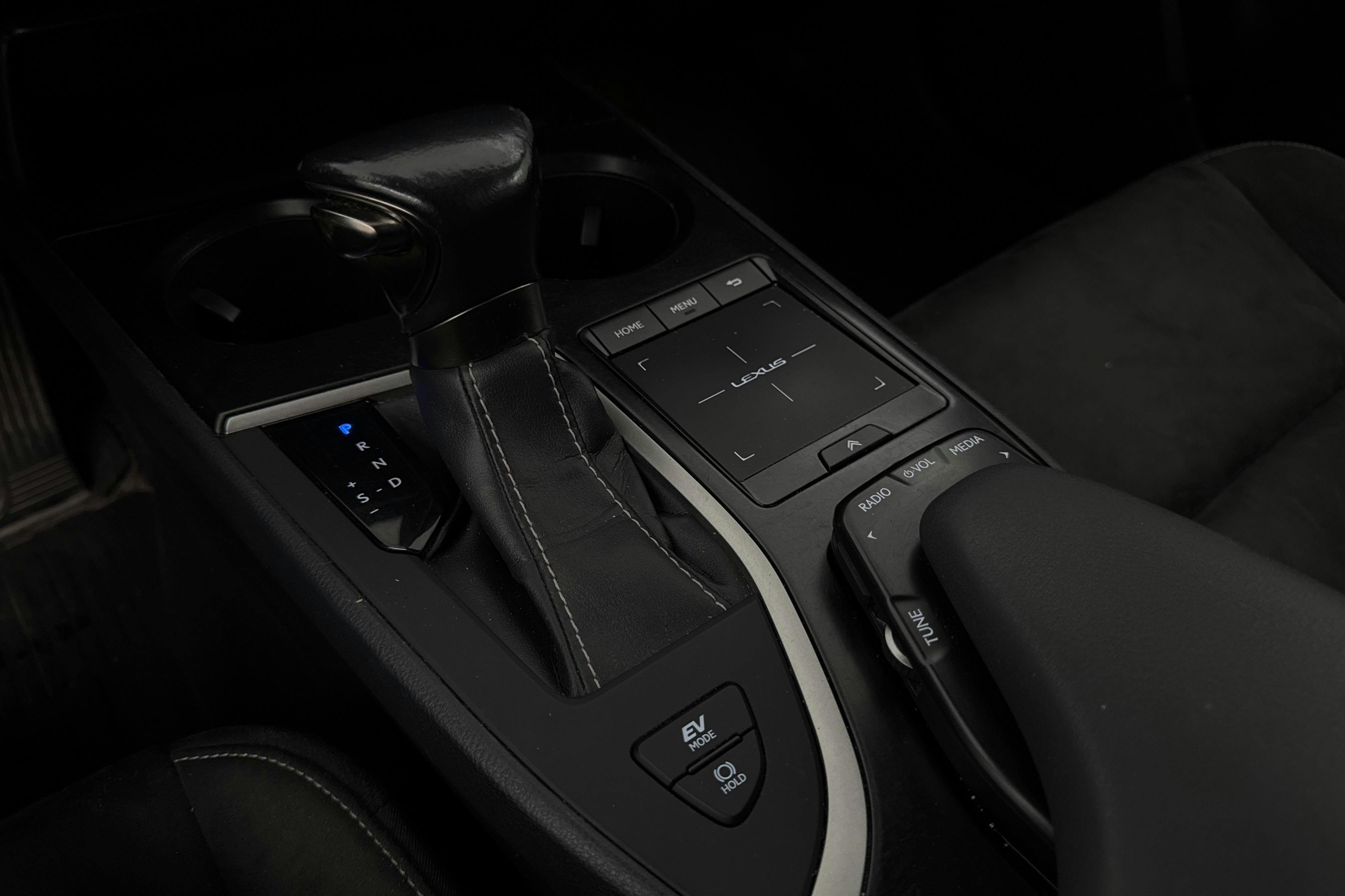 Vehicle Image 14