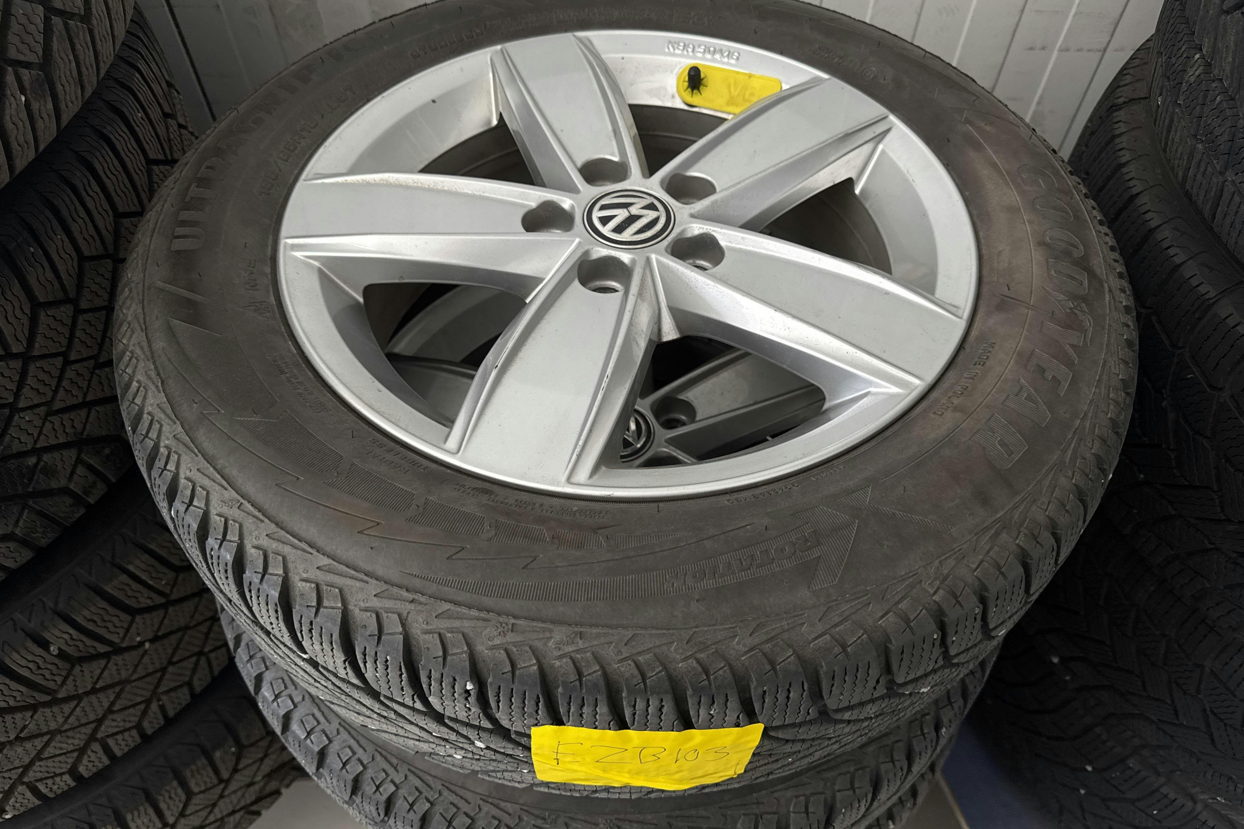 Vehicle Image 14