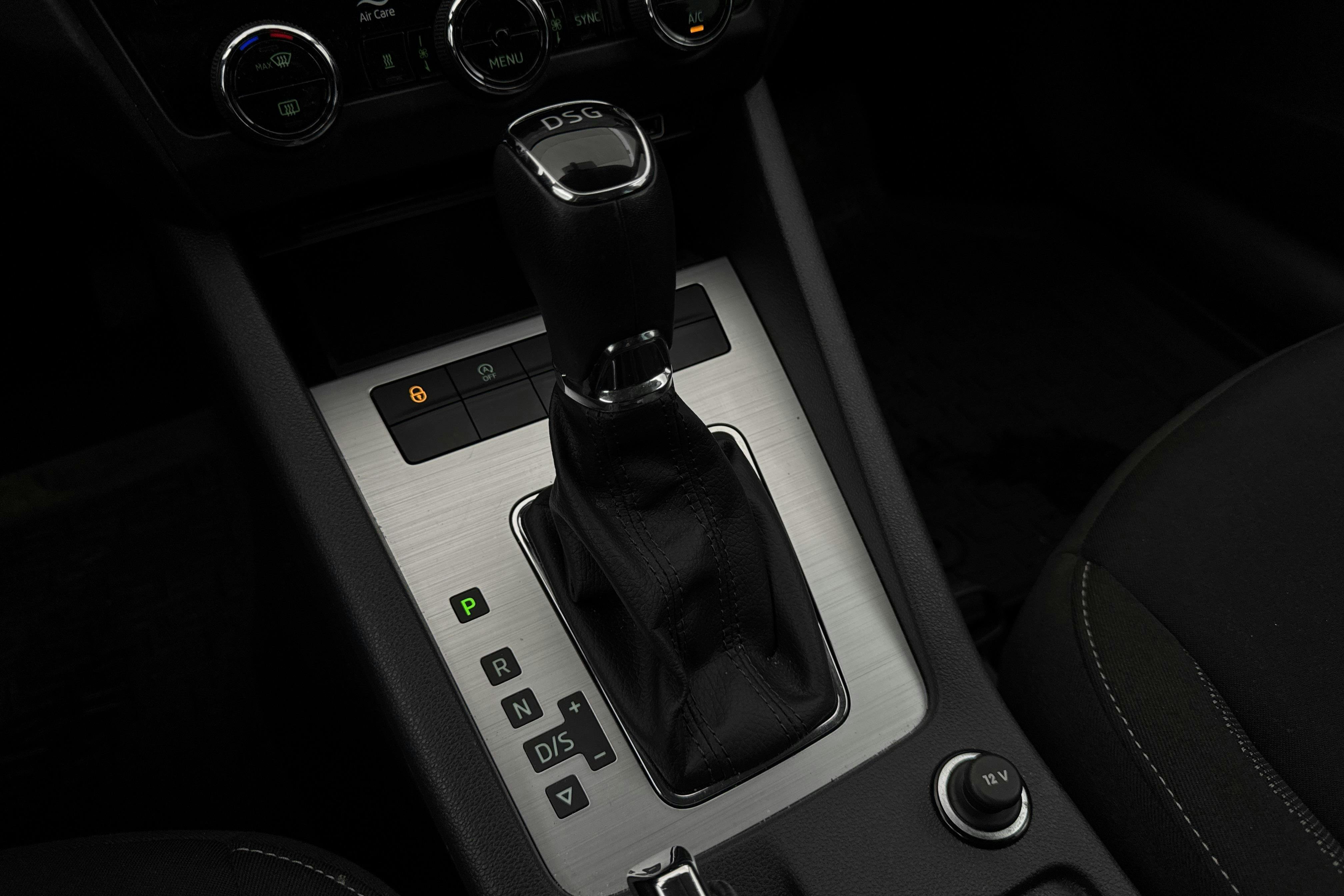 Vehicle Image 14