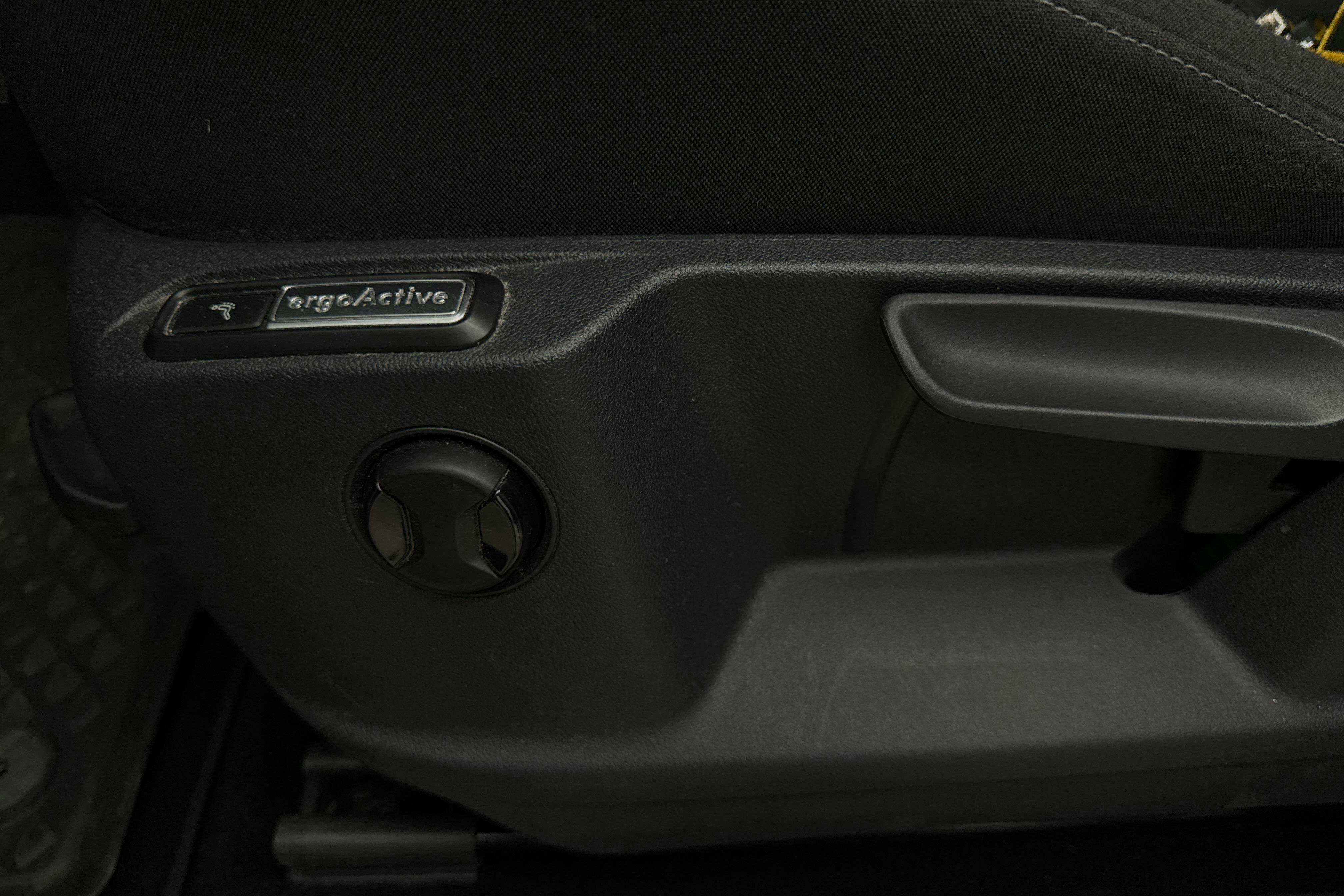 Vehicle Image 17