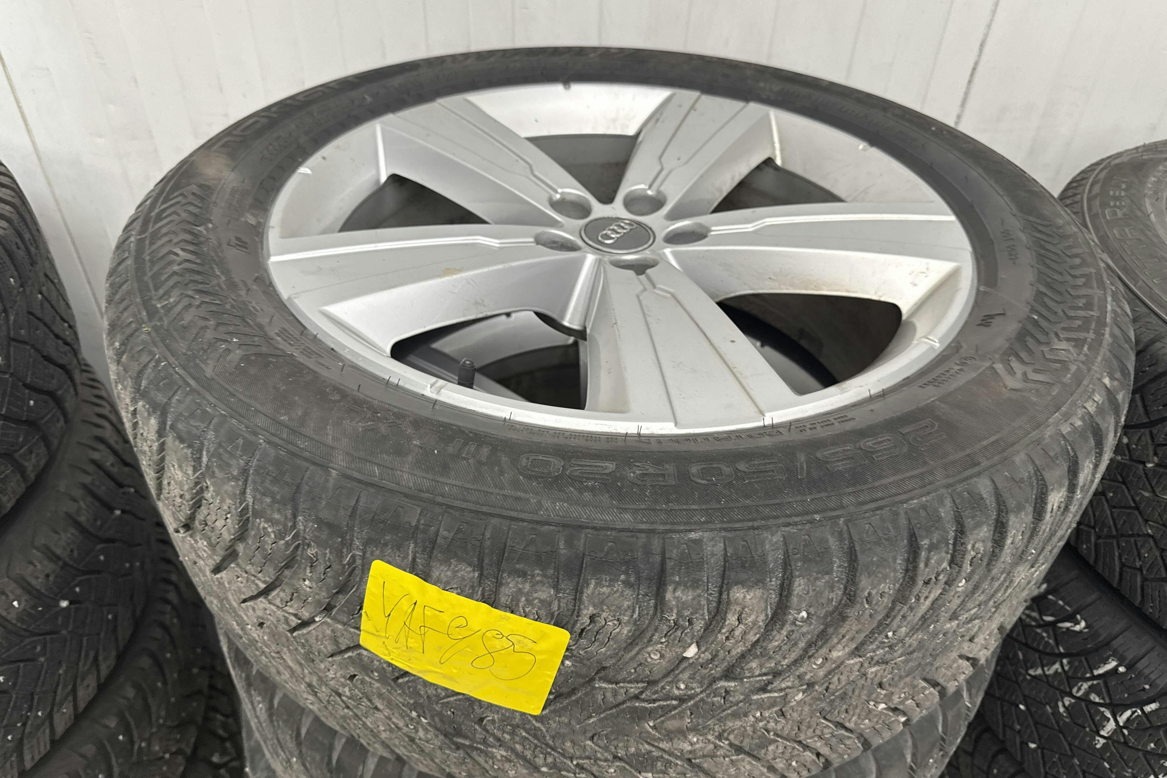 Vehicle Image 20